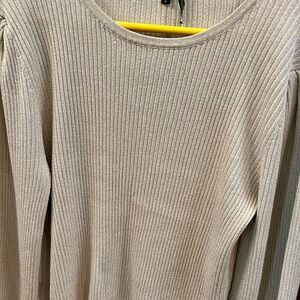 Halston Heritage Cream Ribbed Sweater gold tone size medium NEW with tags